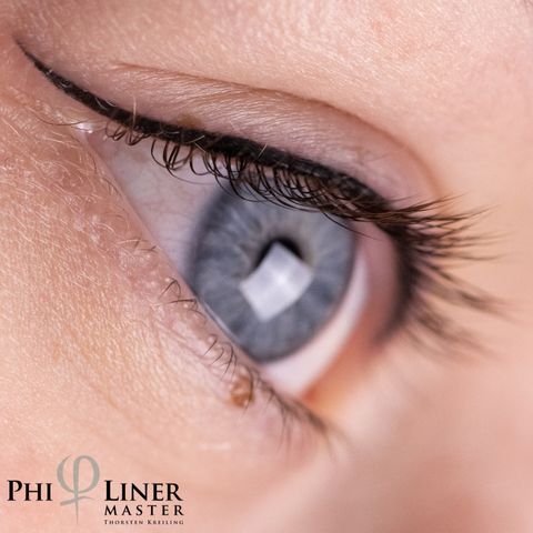 eyeliner phi contour